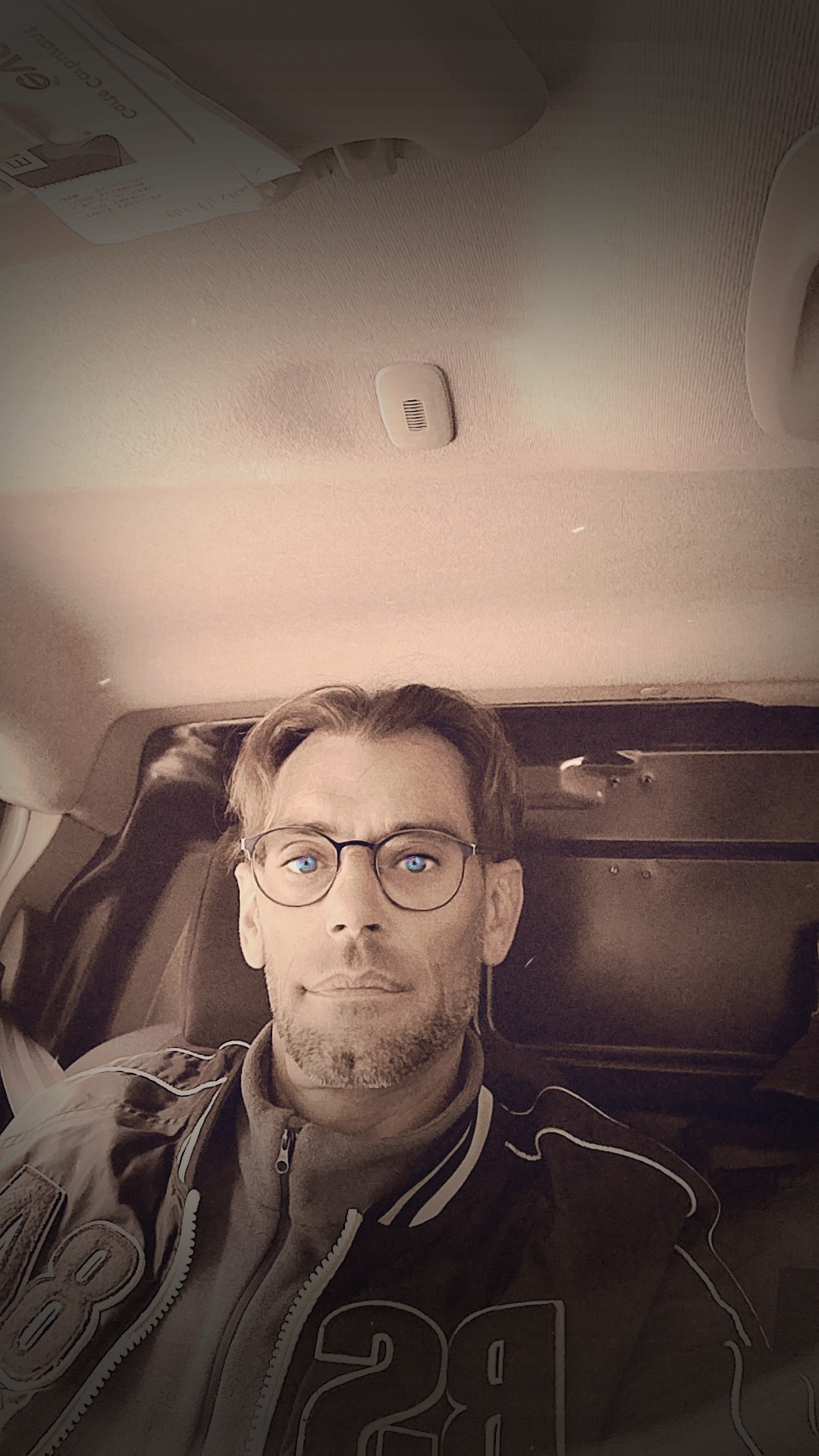 Jessone - Mouscron - Hainaut | Rencontre Discrète